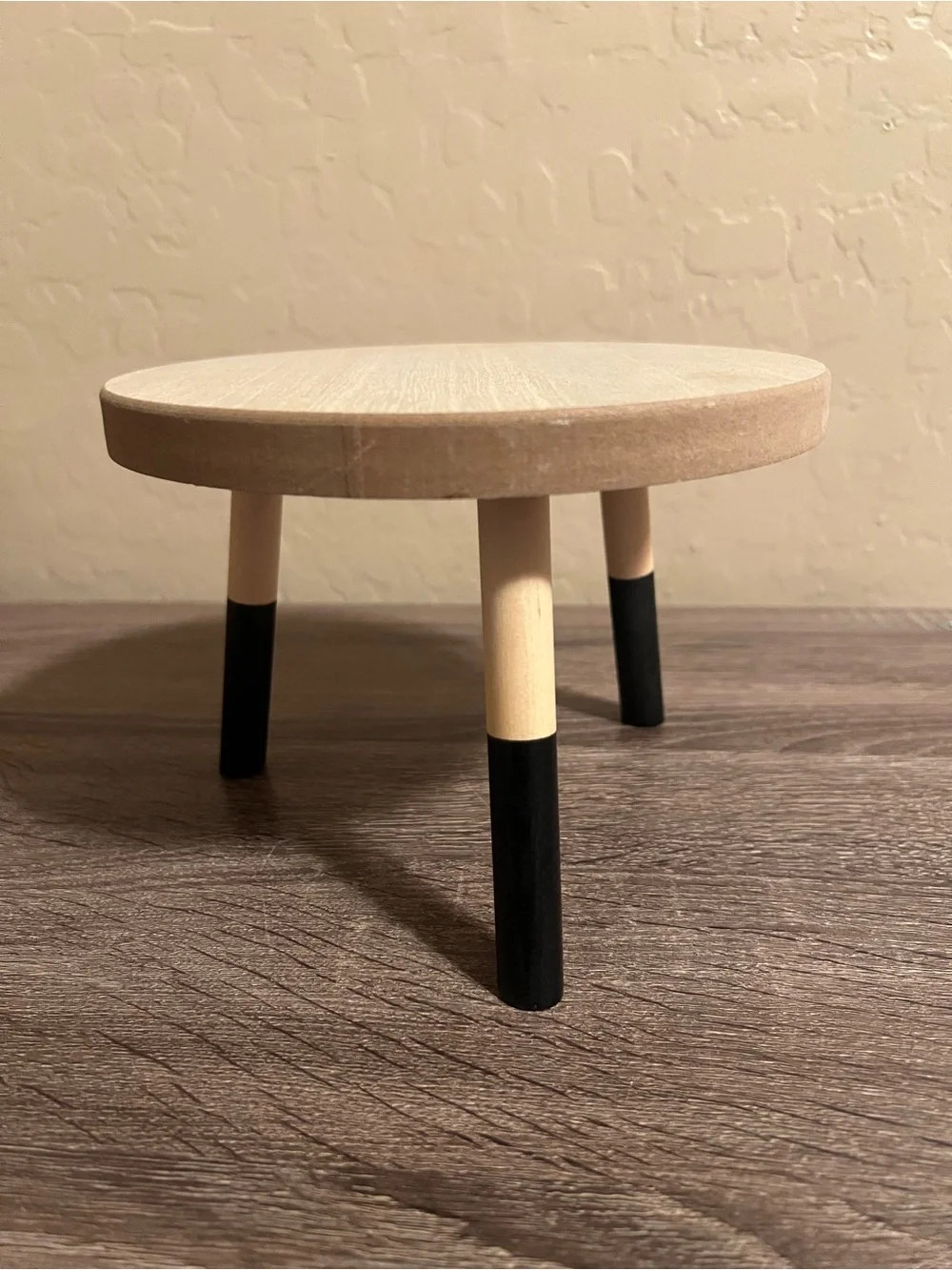 Target Bullseye Wood Round Display Riser Dipped Legs Black NWT